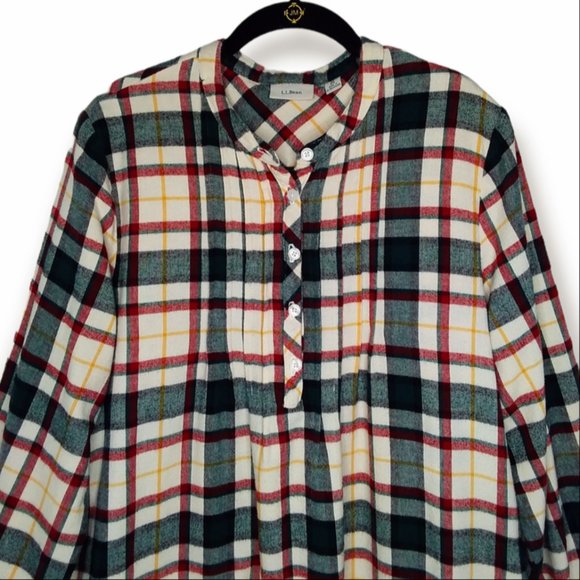 LL Bean 100% Cotton Flannel Nighgown Size Medium Plaid Reg Green Yellow Cream - Picture 2 of 8